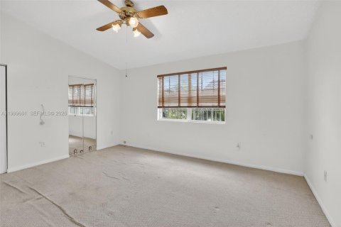 Купить таунхаус в Пемброк-Пайнс, Флорида 3 спальни, 151.9м2, № 2064403 - фото 21