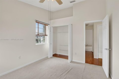 Купить таунхаус в Пемброк-Пайнс, Флорида 3 спальни, 151.9м2, № 2064403 - фото 25