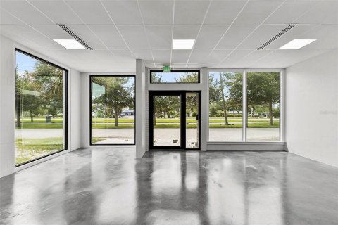 Купить коммерческую недвижимость в Нью-Смирна-Бич, Флорида 97.64м2, № 1761489 - фото 22