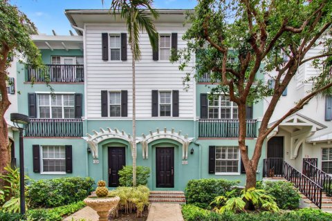 Townhouse in Delray Beach, Florida 3 bedrooms, 174.01 sq.m. № 2317052