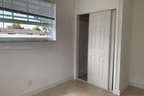 Casa en venta en Lauderhill, Florida, 3 dormitorios, 145.39 m2 № 2048370 - foto 18