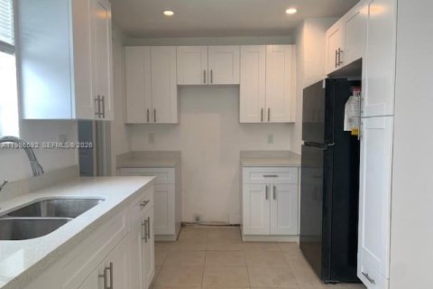 Casa en venta en Lauderhill, Florida, 3 dormitorios, 145.39 m2 № 2048370 - foto 13