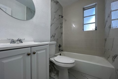 Casa en venta en Lauderhill, Florida, 3 dormitorios, 145.39 m2 № 2048370 - foto 20