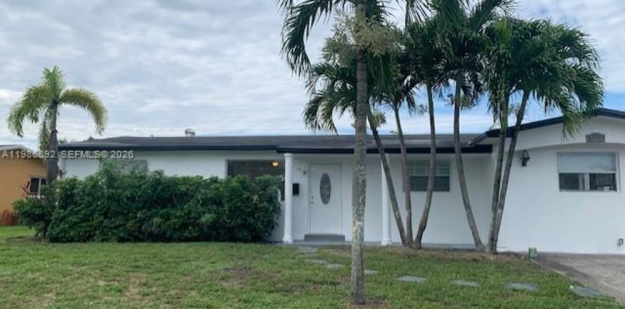 Casa en Lauderhill, Florida 3 dormitorios, 145.39 m2 № 2048370