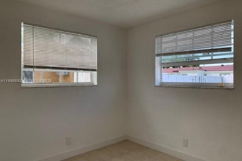 Casa en venta en Lauderhill, Florida, 3 dormitorios, 145.39 m2 № 2048370 - foto 17