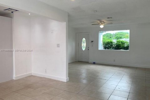 Casa en venta en Lauderhill, Florida, 3 dormitorios, 145.39 m2 № 2048370 - foto 9