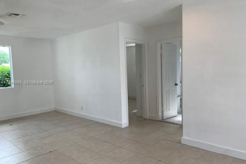 Casa en venta en Lauderhill, Florida, 3 dormitorios, 145.39 m2 № 2048370 - foto 15