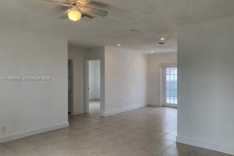 Casa en venta en Lauderhill, Florida, 3 dormitorios, 145.39 m2 № 2048370 - foto 6
