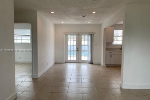 Casa en venta en Lauderhill, Florida, 3 dormitorios, 145.39 m2 № 2048370 - foto 7