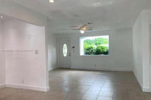 Casa en venta en Lauderhill, Florida, 3 dormitorios, 145.39 m2 № 2048370 - foto 16