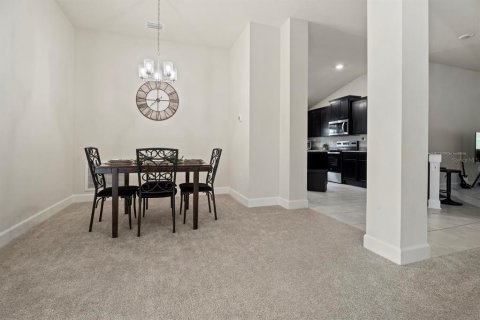 Villa ou maison à louer à Saint Cloud, Floride: 4 chambres, 222.97 m2 № 2149199 - photo 9