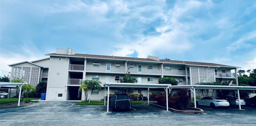 Condo in Sarasota, Florida, 2 bedrooms  № 2227050