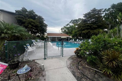 Condo in Sarasota, Florida, 2 bedrooms  № 2227050 - photo 27