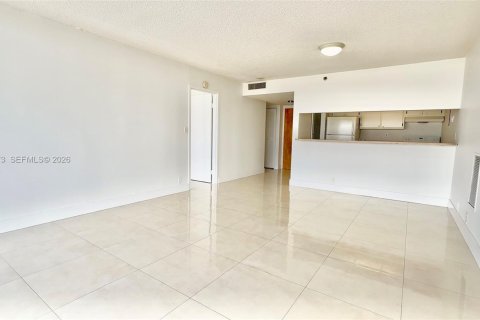 Condo in North Bay Village, Florida, 2 bedrooms  № 2053054