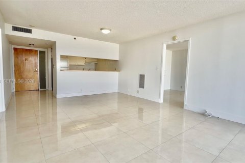 Condo in North Bay Village, Florida, 2 bedrooms  № 2053054 - photo 3