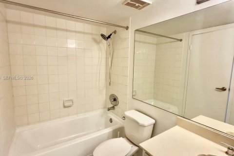 Condo in North Bay Village, Florida, 2 bedrooms  № 2053054 - photo 8