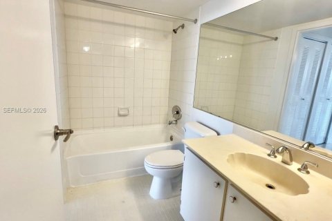 Condo in North Bay Village, Florida, 2 bedrooms  № 2053054 - photo 10