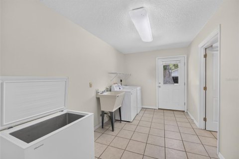 House in Micanopy, Florida 3 bedrooms, 227.8 sq.m. № 2299722 - photo 22