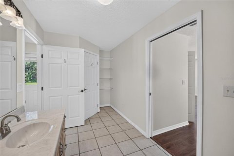 House in Micanopy, Florida 3 bedrooms, 227.8 sq.m. № 2299722 - photo 21
