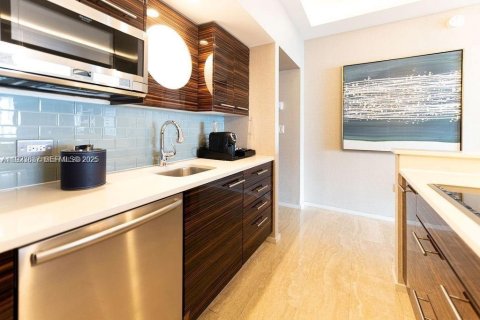 Купить кондоминиум в Форт-Лодердейл, Флорида 2 спальни, 98.57м2, № 1982148 - фото 10