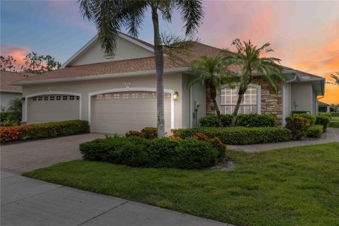 Villa ou maison à vendre à North Port, Floride: 2 chambres, 134.52 m2 № 1873275 - photo 1