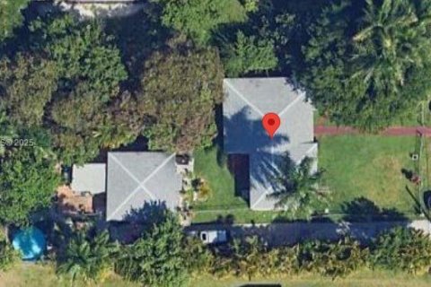 Commercial property in Miami, Florida 178.84 sq.m. № 1941747 - photo 1