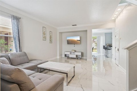 Casa en venta en Davenport, Florida, 4 dormitorios, 207.26 m2 № 2237138 - foto 3