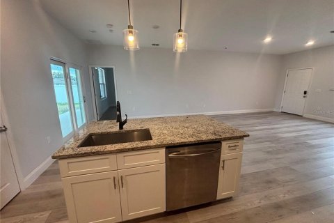 House in Kissimmee, Florida 4 bedrooms, 158.96 sq.m. № 2206152 - photo 5