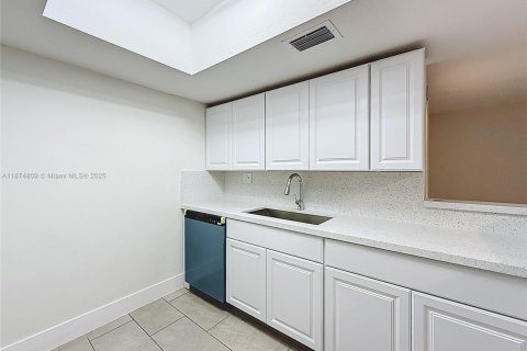 Casa en alquiler en North Lauderdale, Florida, 4 dormitorios, 142.33 m2 № 1926262 - foto 28