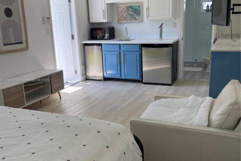Casa en alquiler en Miami, Florida, 1 dormitorio, 74.32 m2 № 1936004 - foto 16