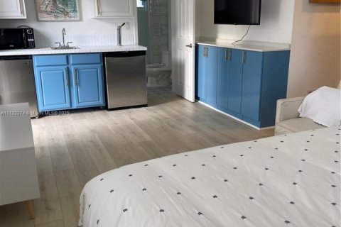 Casa en alquiler en Miami, Florida, 1 dormitorio, 74.32 m2 № 1936004 - foto 8