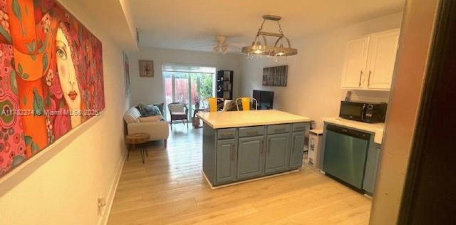 Casa en Miami, Florida 1 dormitorio, 74.32 m2 № 1936004