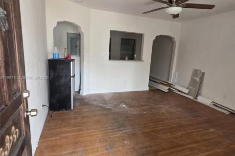 Купить коммерческую недвижимость в Майами, Флорида 129.32м2, № 2046546 - фото 8