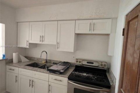 Купить коммерческую недвижимость в Майами, Флорида 129.32м2, № 2046546 - фото 6