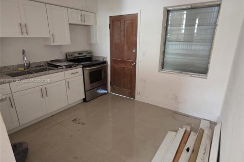 Купить коммерческую недвижимость в Майами, Флорида 129.32м2, № 2046546 - фото 7