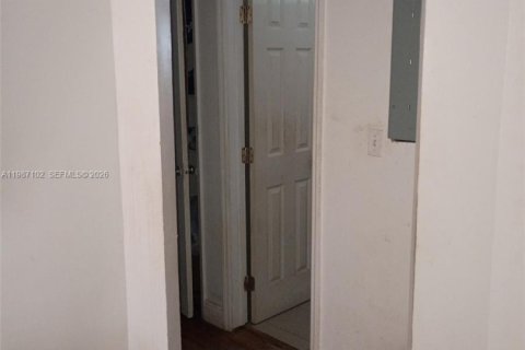 Купить коммерческую недвижимость в Майами, Флорида 129.32м2, № 2046546 - фото 3