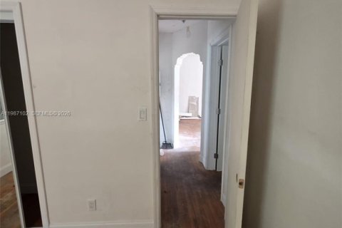 Купить коммерческую недвижимость в Майами, Флорида 129.32м2, № 2046546 - фото 12