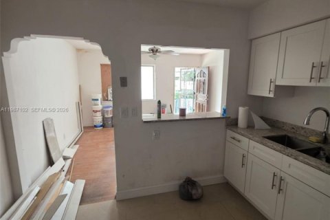 Купить коммерческую недвижимость в Майами, Флорида 129.32м2, № 2046546 - фото 9