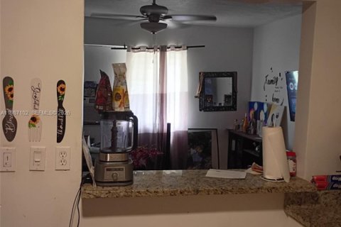 Купить коммерческую недвижимость в Майами, Флорида 129.32м2, № 2046546 - фото 4