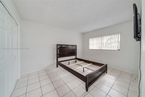 Apartment in Hollywood, Florida 2 bedrooms, 92.16 sq.m. № 1952666 - photo 11