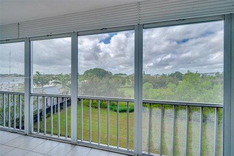 Apartment in Hollywood, Florida 2 bedrooms, 92.16 sq.m. № 1952666 - photo 26
