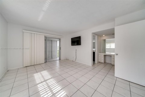 Apartment in Hollywood, Florida 2 bedrooms, 92.16 sq.m. № 1952666 - photo 15