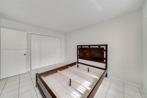 Apartment in Hollywood, Florida 2 bedrooms, 92.16 sq.m. № 1952666 - photo 12