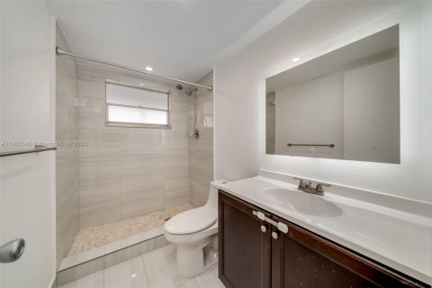 Apartment in Hollywood, Florida 2 bedrooms, 92.16 sq.m. № 1952666 - photo 18