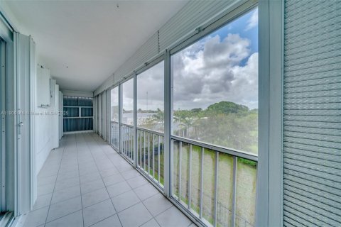 Apartment in Hollywood, Florida 2 bedrooms, 92.16 sq.m. № 1952666 - photo 28