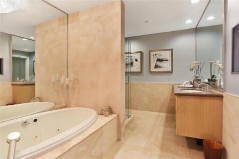 Condo in Fort Lauderdale, Florida, 2 bedrooms  № 2247711 - photo 20