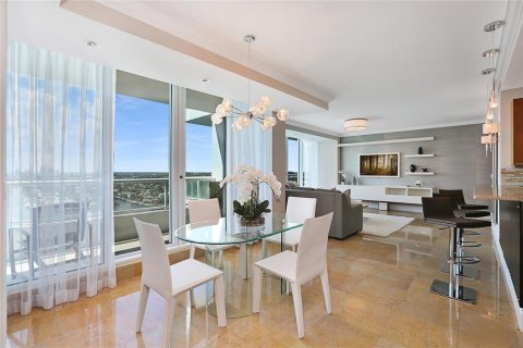 Condo in Fort Lauderdale, Florida, 2 bedrooms  № 2247711 - photo 11