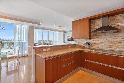 Condo in Fort Lauderdale, Florida, 2 bedrooms  № 2247711 - photo 15
