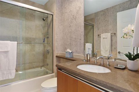 Condo in Fort Lauderdale, Florida, 2 bedrooms  № 2247711 - photo 22
