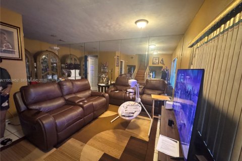 Villa ou maison à vendre à Riviera Beach, Floride: 4 chambres, 201.78 m2 № 2011010 - photo 2